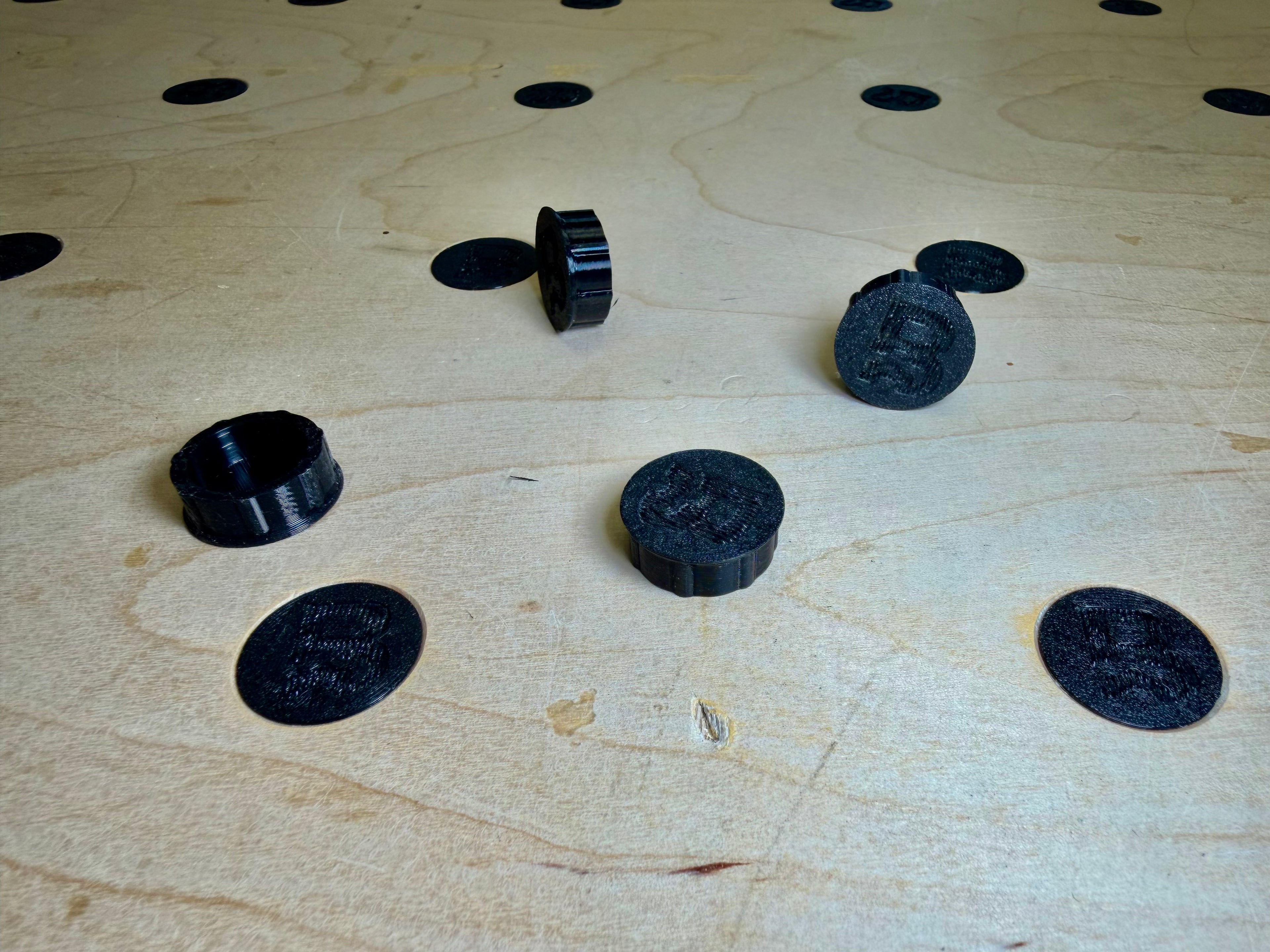 20mm MFT Bench Dog Hole Plugs – Flexible TPU, 100 Pack